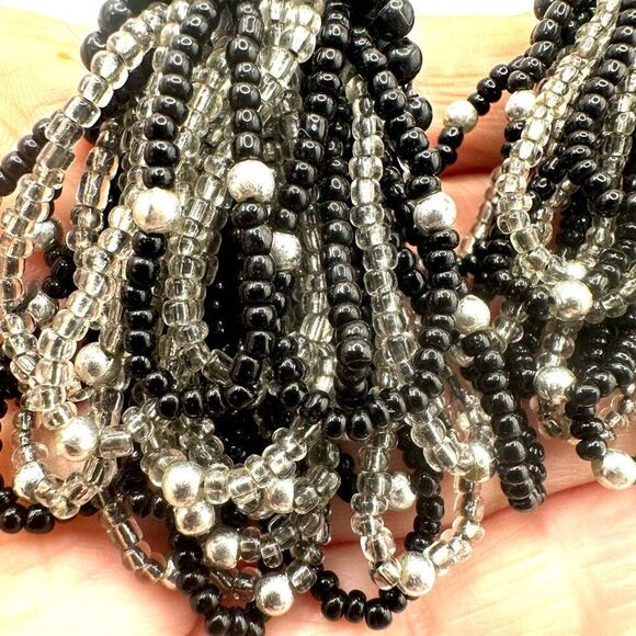 Black and silver tone beaded multi strand beaded clip on vintage earrings - Picture 5 of 8